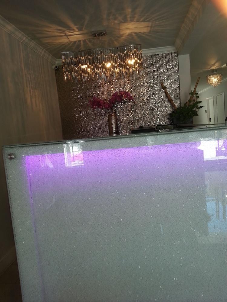 Hollywood Vip Hotel