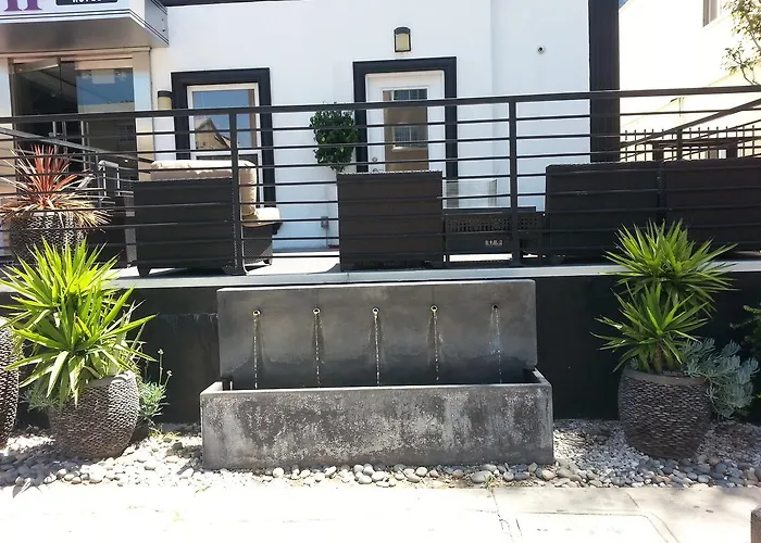 Hollywood Vip Hotel